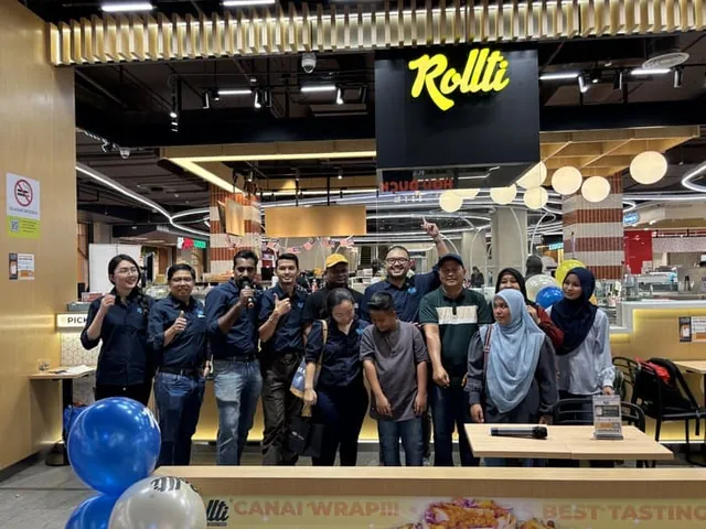 Rollti at Halal Shout-Out Sunway Pyramid – Adik Terbang and LV Dreams